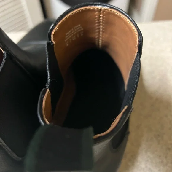 Black Leather Men's Chelsea Boots